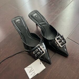 NWT Zara black buckle kitten heel
